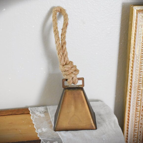 Other - Rustic Metal Cow Bell On Rope Handle Country Cottagecore Farmhouse Home Decor